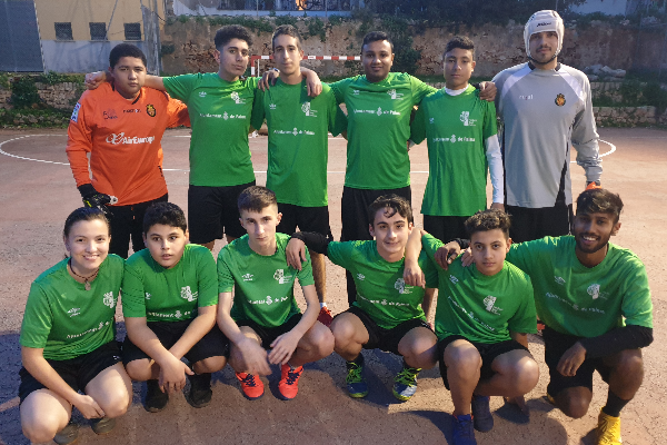 Ponent no falla en su primer partido en casa