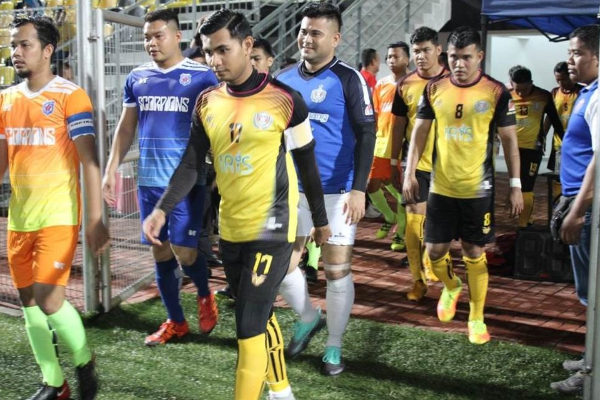SEMANGAT BERBEZA MAIN GELANGGANG SENDIRI