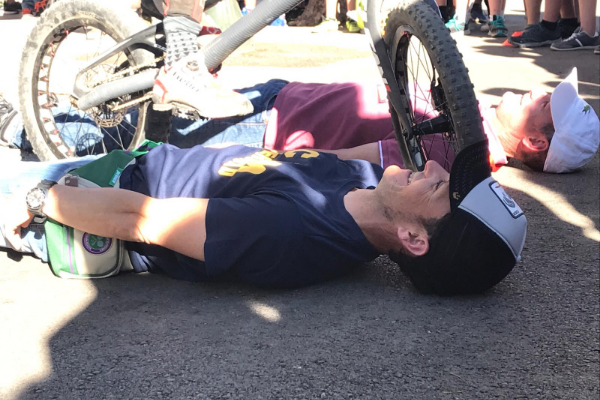NUESTRO COORDINADOR DEPORTIVO PACO SOLER EN LA EXHIBICIÓN DE TRIAL BICI