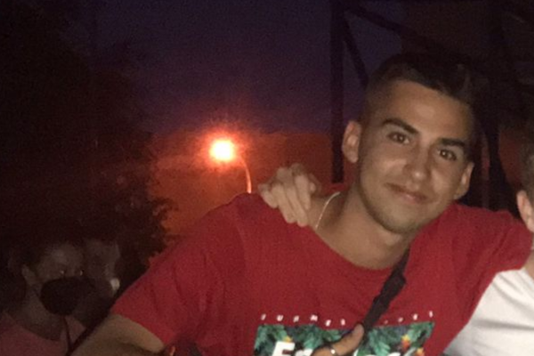 Primer Pique del Mundial---Tasio deja sin trabajo a Miguel